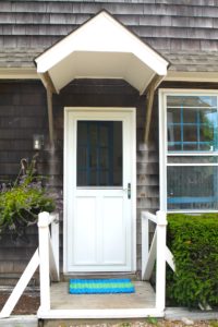 Side kitchen entrance.